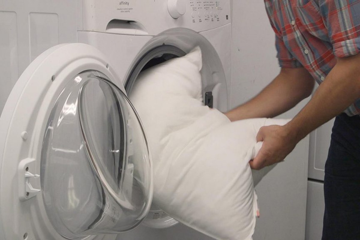 بهترین راه حل برای شستن کوسن مبل